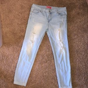 Distress crop jeans